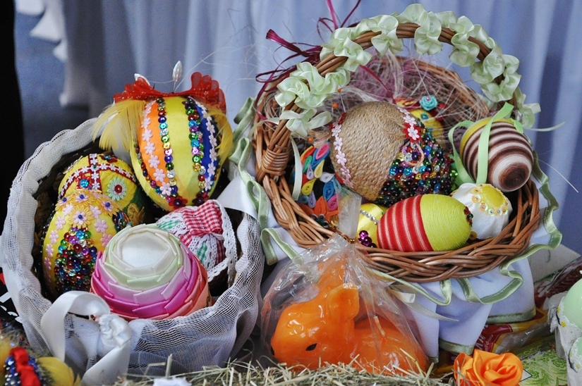 agencia-de-viajes-monoparental-huevos-de-pascua-singles-con-hijos